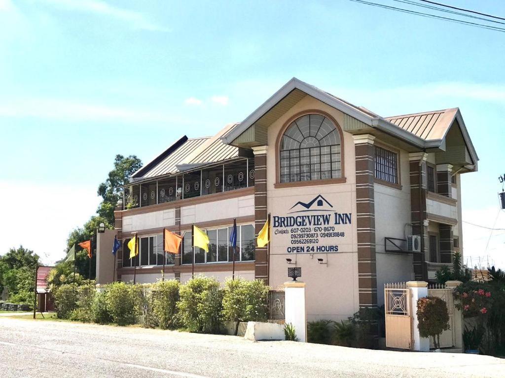 Bridgeview Hotel Лаолаг Екстериор снимка